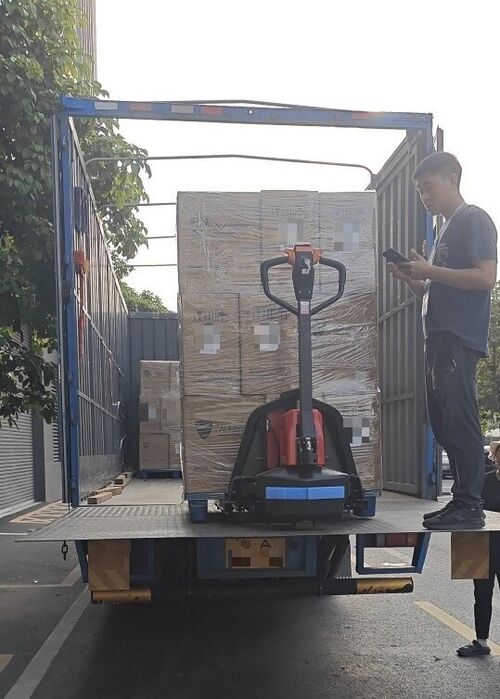 Neueste Unternehmenslösungen zu Jede Containerladung, jeder Stockwerkwechsel – mit Präzision und Sorgfalt erledigt